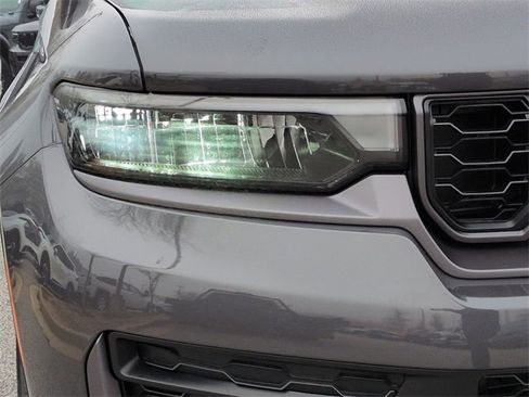 New 2026 Jeep Grand Cherokee Altitude image 9