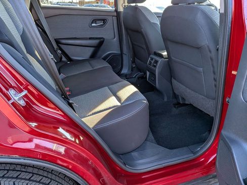 Used 2021 Nissan Rogue SV image 19