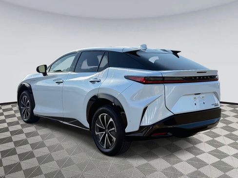 Used 2025 Lexus RZ 450e Premium w/ Technology Package image 4