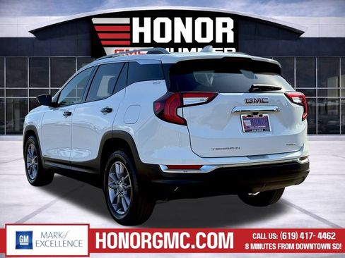 Used 2024 GMC Terrain SLT AWD/4WD image 5