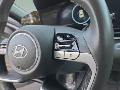 Used 2025 Hyundai Elantra SEL FWD image 13