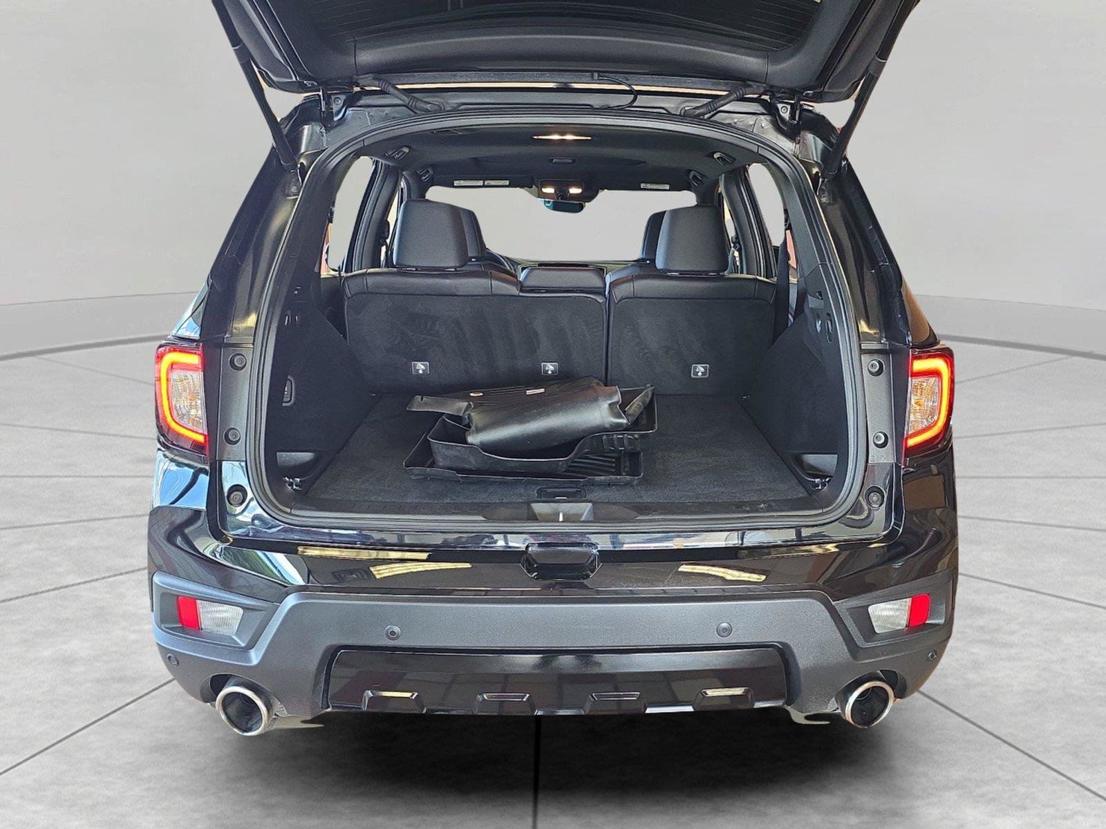 Used 2025 Honda Passport Black Edition image 13