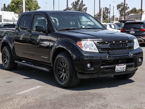 Used 2018 Nissan Frontier SV w/ Value Truck Package RWD image 3