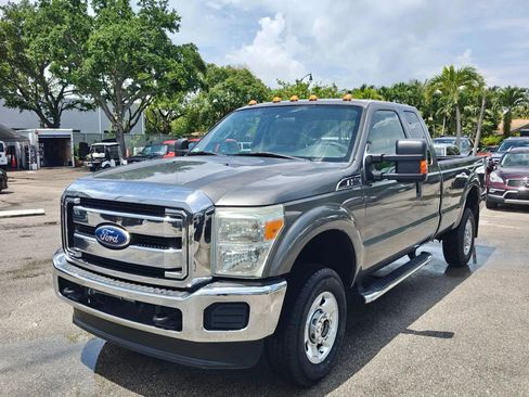 Used 2011 Ford F350 XLT w/ Camper Pkg AWD/4WD image 2
