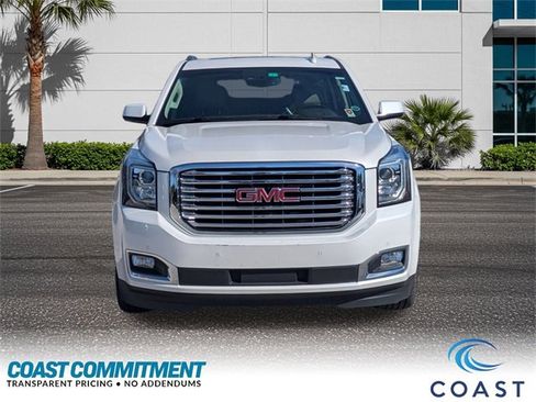 Used 2017 GMC Yukon XL SLT w/ Premium Edition image 2