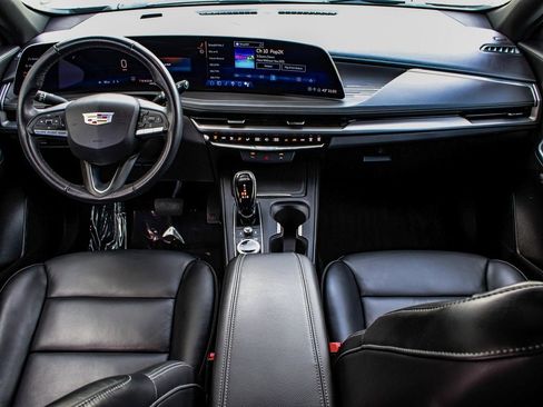 Used 2024 Cadillac XT4 Premium Luxury image 35