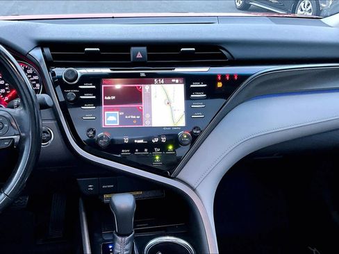 Used 2019 Toyota Camry XSE image 6