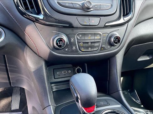 Used 2023 Chevrolet Equinox RS FWD image 31