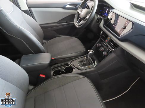 Used 2023 Volkswagen Taos SE w/ Panoramic Sunroof Package FWD image 26