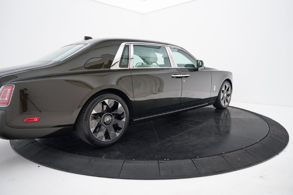 Used 2026 Rolls-Royce Phantom Extended Wheelbase RWD image 15