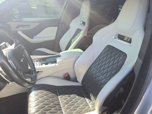 Used 2020 Jaguar F-PACE SVR image 9