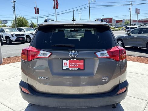 Used 2015 Toyota RAV4 XLE AWD/4WD image 4