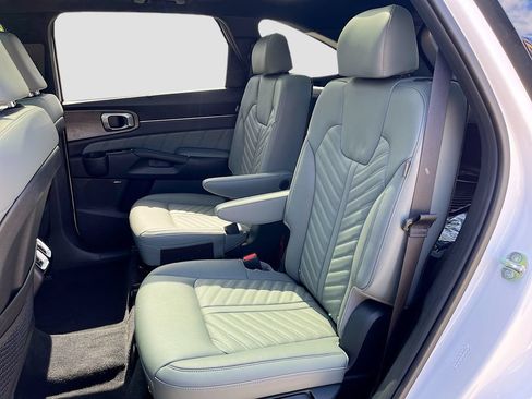 Certified 2025 Kia Sorento SX Prestige w/ Sage Leather Package AWD/4WD image 32