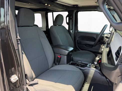 Used 2024 Jeep Wrangler Unlimited AWD/4WD image 15