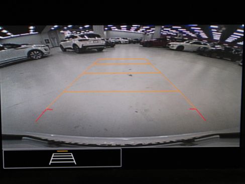 Used 2022 GMC Terrain SLE w/ Driver Convenience Package image 28