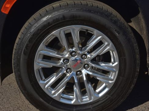 Used 2023 GMC Yukon SLT w/ LPO, Floor Liner Package image 10