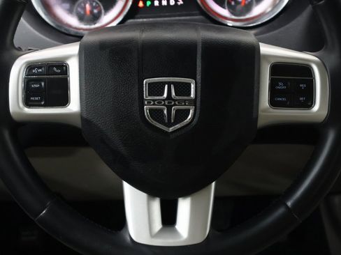 Used 2015 Dodge Grand Caravan SXT w/ UConnect Hands-Free Group image 17