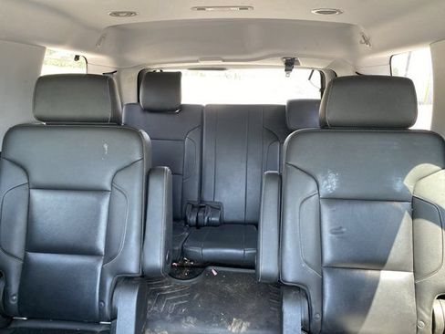 Used 2019 Chevrolet Tahoe LT w/ LT Midnight Edition AWD/4WD image 25