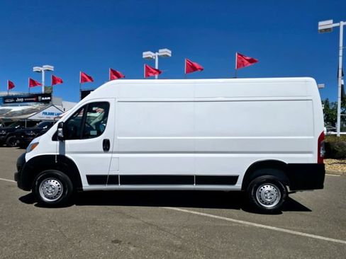Used 2025 RAM ProMaster 2500 w/ Safety Group FWD image 8