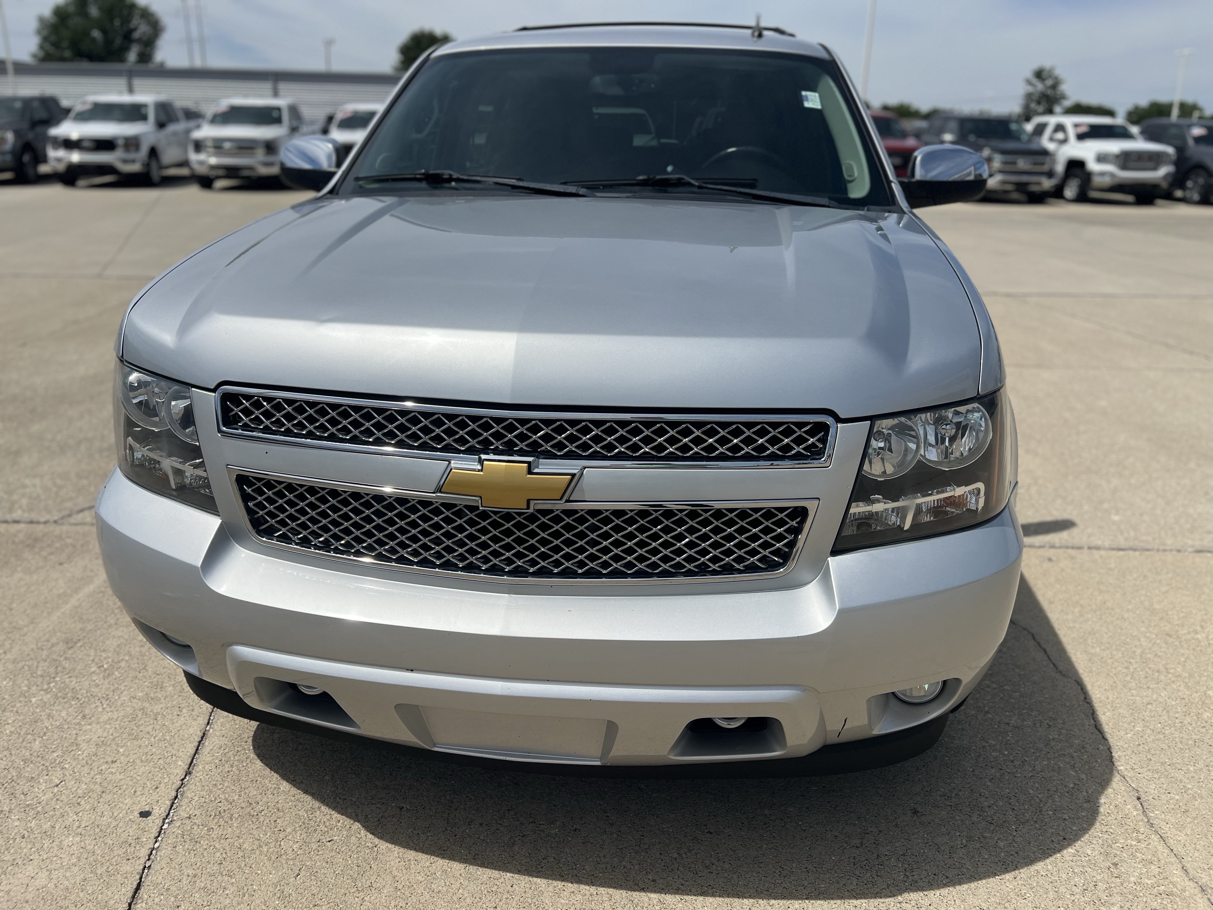 Used 2012 Chevrolet Tahoe LTZ AWD/4WD image 12