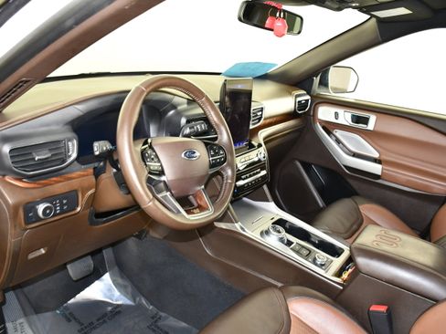 Used 2022 Ford Explorer King Ranch w/ Class IV Trailer Tow Package image 41