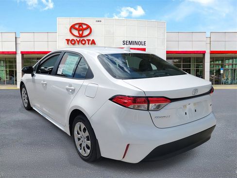 Used 2026 Toyota Corolla LE image 4