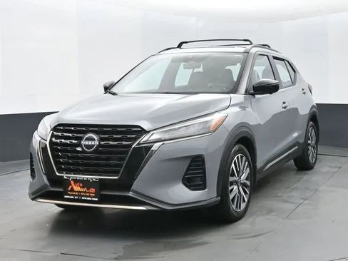 Used 2023 Nissan Kicks SR w/ SR Premium Package image 1