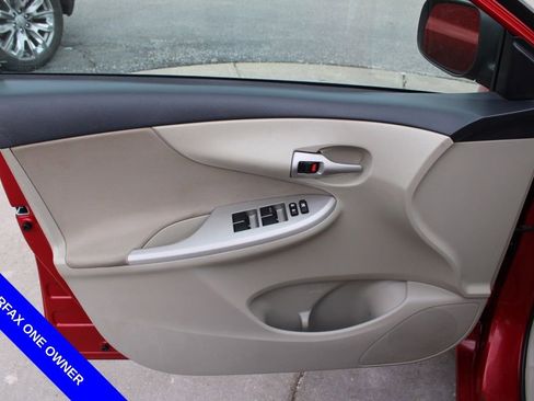 Used 2013 Toyota Corolla LE image 17