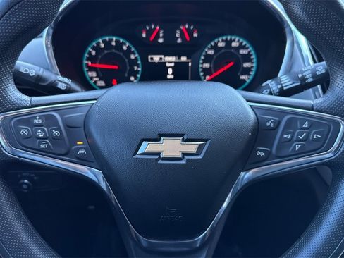 Used 2020 Chevrolet Equinox LS image 28