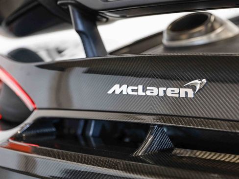 Used 2019 McLaren 600LT RWD image 27
