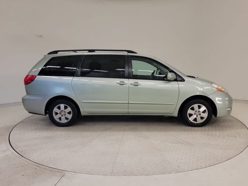 Used 2007 Toyota Sienna XLE image 6