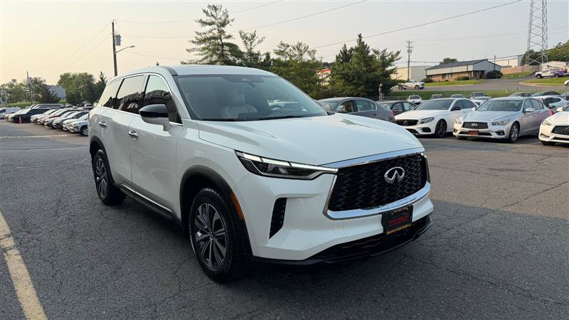 Used 2023 INFINITI QX60 Pure w/ Cargo Package AWD/4WD image 3