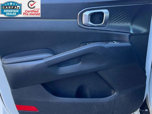 Used 2022 Kia Sorento S image 15