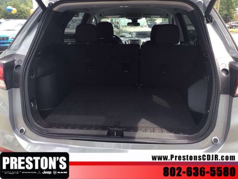 Used 2024 Chevrolet Equinox LT AWD/4WD image 32