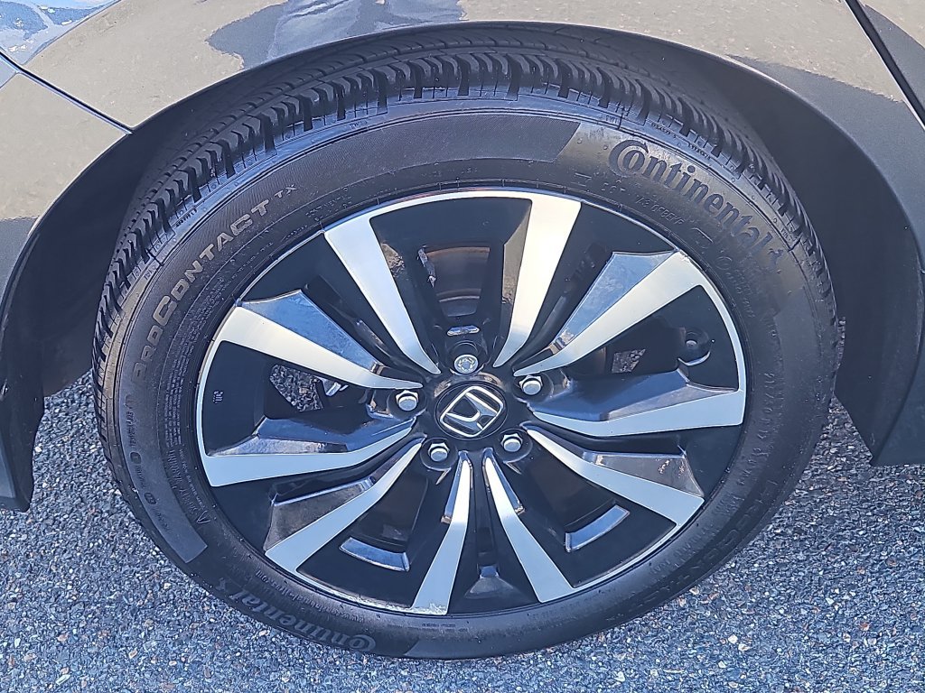 Certified 2024 Honda Civic EX-L image 9