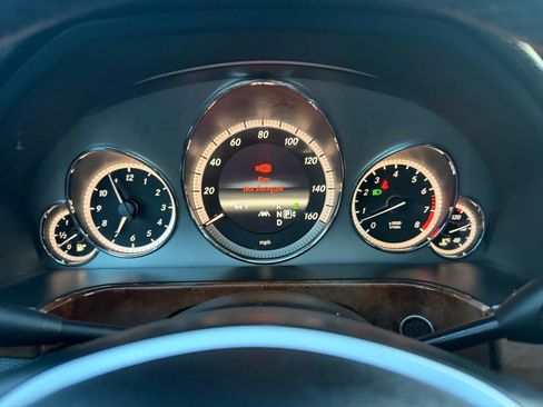 Used 2013 Mercedes-Benz E 350 4MATIC Sedan image 11