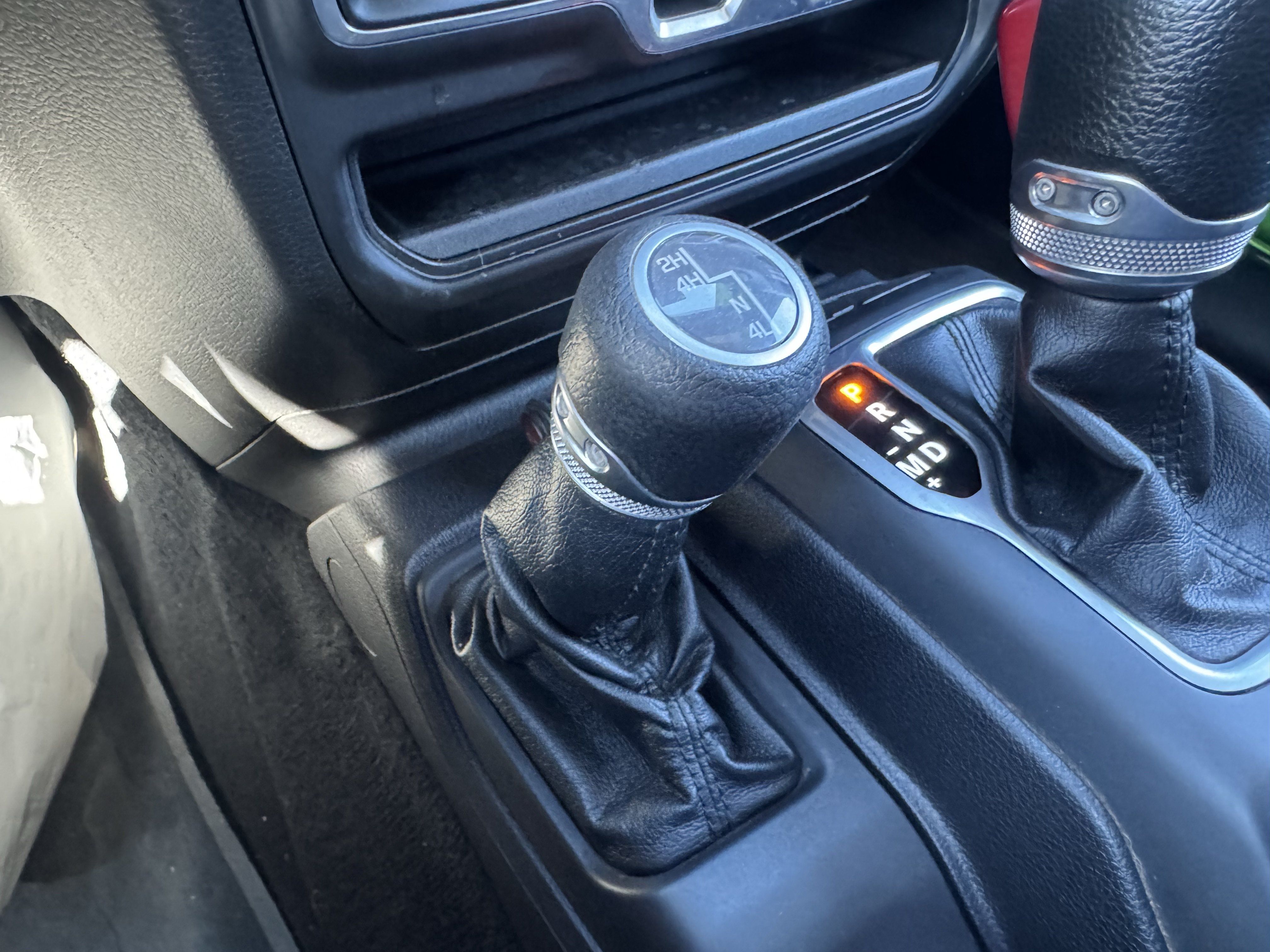 Used 2018 Jeep Wrangler Unlimited Sport S AWD/4WD image 23
