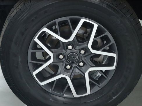 Used 2025 Jeep Wrangler Sahara image 37