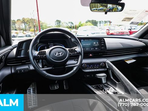 Used 2025 Hyundai Elantra Sport image 27