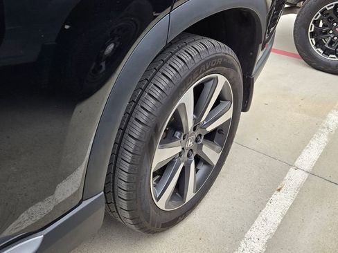 Used 2023 Honda Pilot Touring image 7