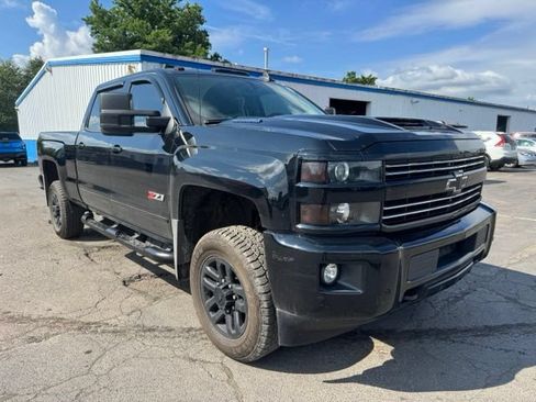 Used 2018 Chevrolet Silverado 2500 LT w/ Midnight Edition AWD/4WD image 8