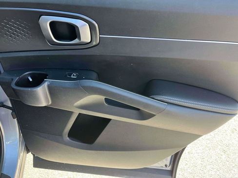 Used 2021 Kia Sorento S FWD image 8