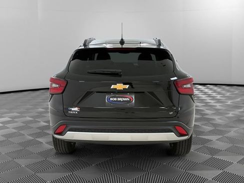Certified 2025 Chevrolet Trax LT w/ Driver Confidence Package FWD image 4