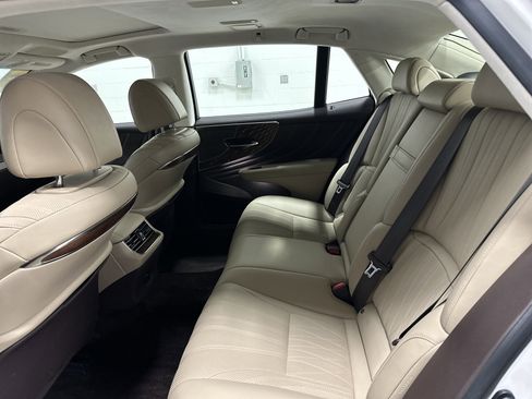 Used 2019 Lexus LS 500 AWD image 31