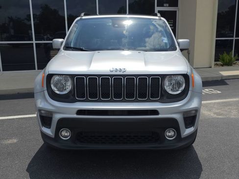 Used 2021 Jeep Renegade Latitude w/ Sun & Sound Group FWD image 2