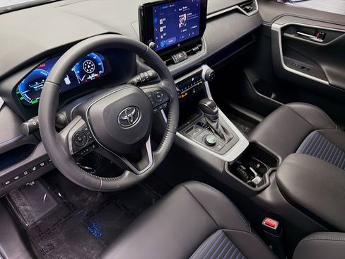 Used 2023 Toyota RAV4 XSE AWD/4WD image 7