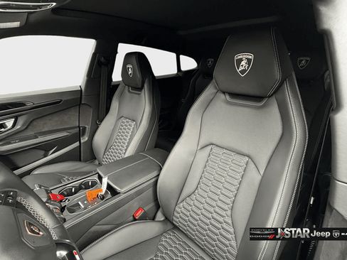 Used 2022 Lamborghini Urus AWD/4WD image 10