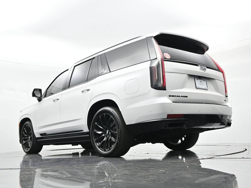 Used 2024 Cadillac Escalade Sport Platinum w/ LPO, ONYX Package AWD/4WD image 18