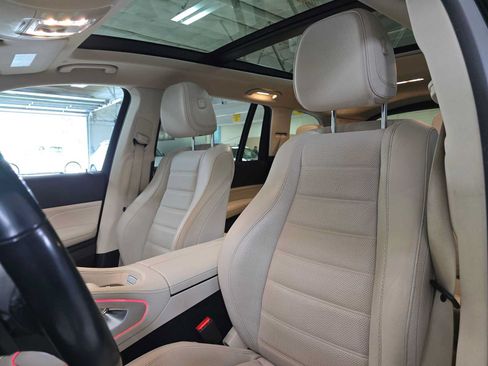 Used 2021 Mercedes-Benz GLS 450 4MATIC image 21