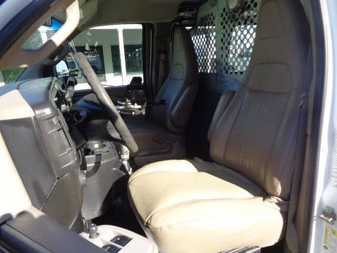 Used 2016 Chevrolet Express 2500 image 14